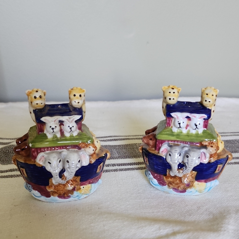 Jay Imports NOAHS ARK SALT AND PEPPER SHAKERS VINTAGE PRELOVED